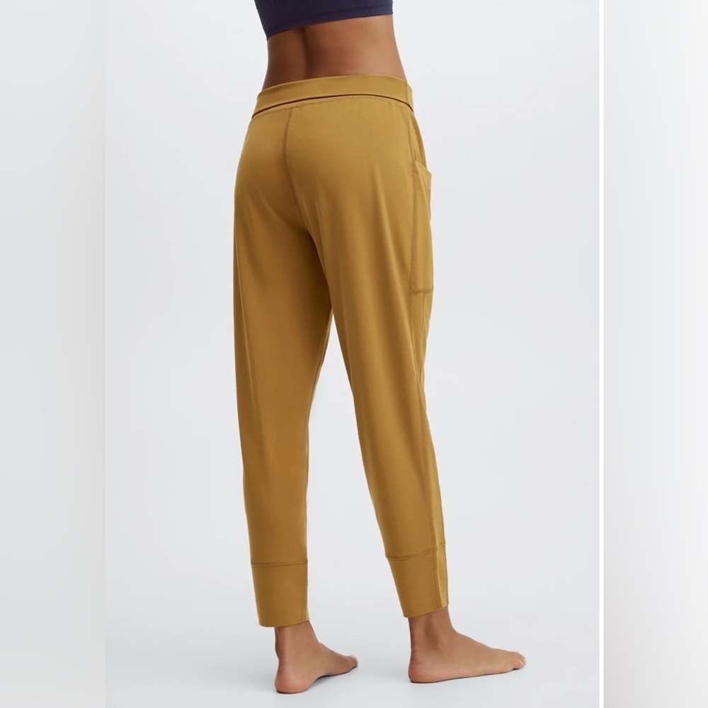 Fabletics Modal Silky Feel Pocket Drawstring Joggers Pants, Deep Bronze Size L - Picture 3 of 13